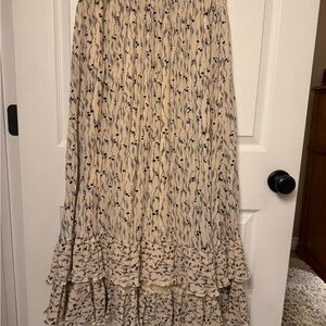 Black and nude / Beige pleated maxi Skirt